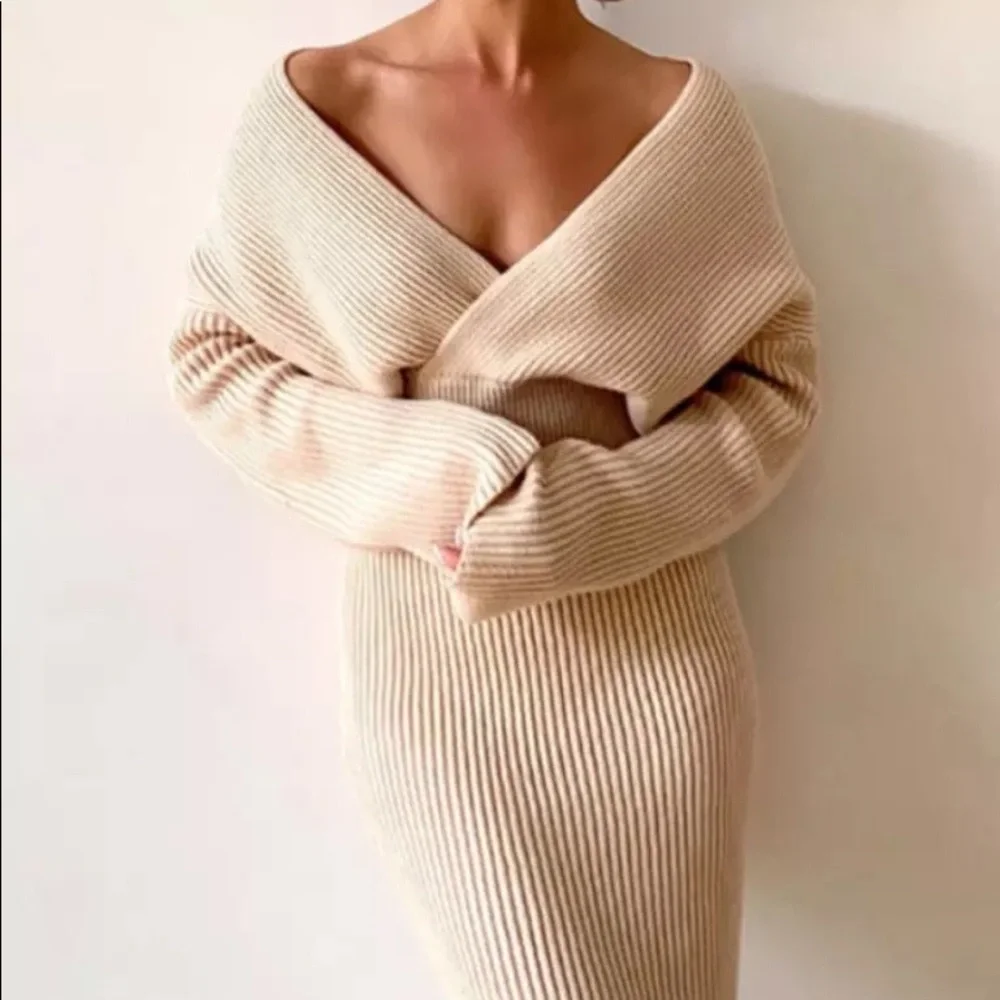 Sweater skirt 2 PC set matching cream beige top bottom v-neck - Picture 2 of 5